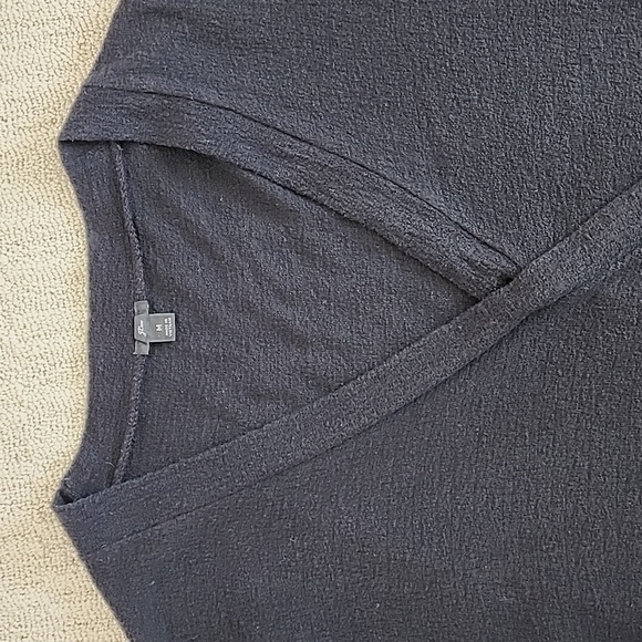 J.Cre size M Faux Wrap Top - Picture 9 of 9